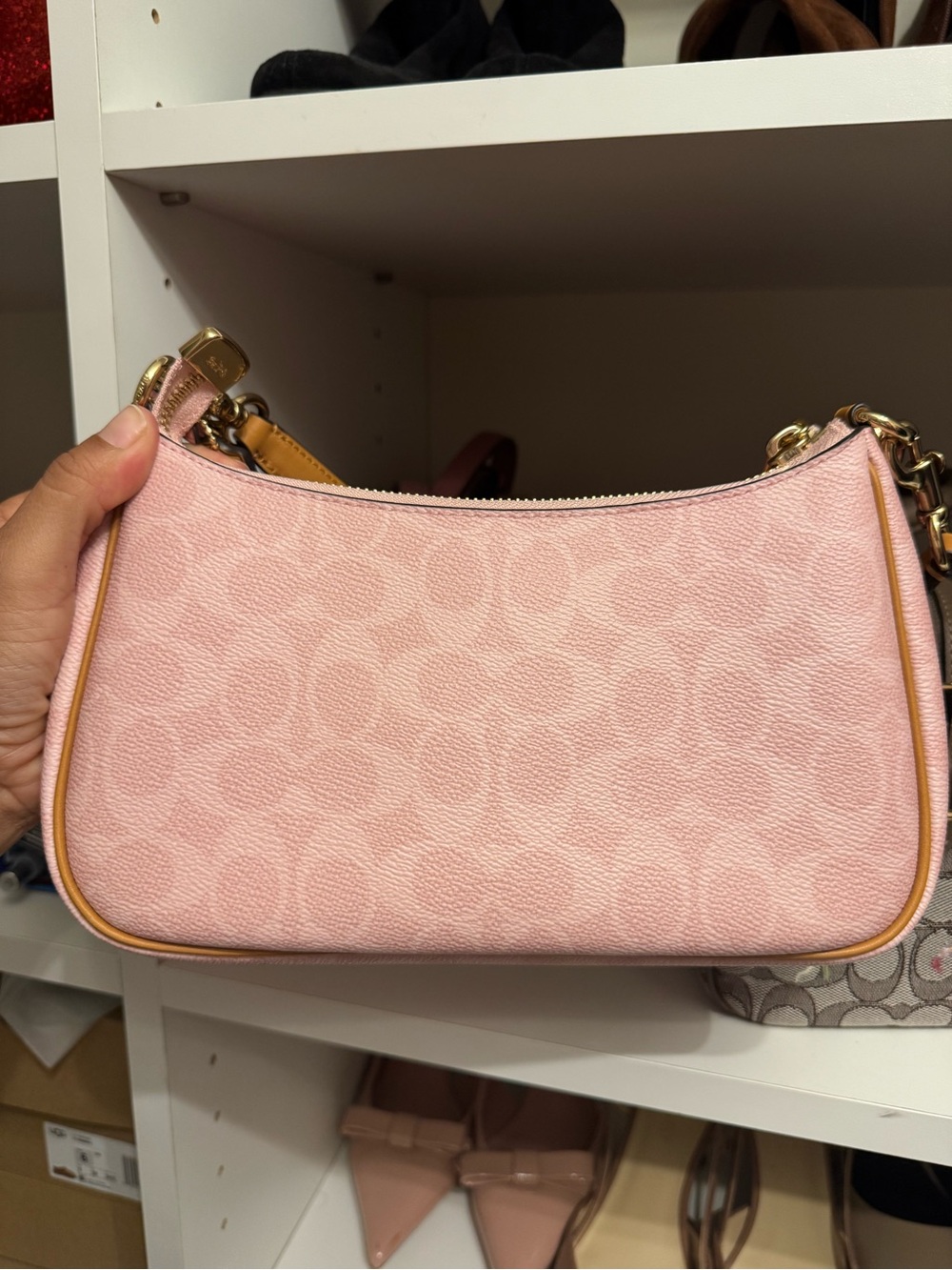 Coach Pink Leather Shoulder Bag with Gold Chain and Floral Charm - Picture 2 of 3